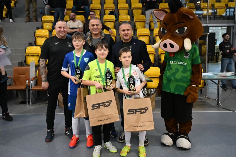 Starosta Artur Berus Patronem Turnieju Piłkarskiego w Skarżysku  z udziałem Reprezentanta Polski Piotra Świerczewskiego