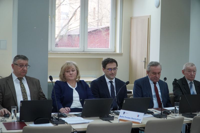 XXV sesja Rady Powiatu Skarżyskiego – decyzje budżetowe i wsparcie dla osób z niepełnosprawnościami