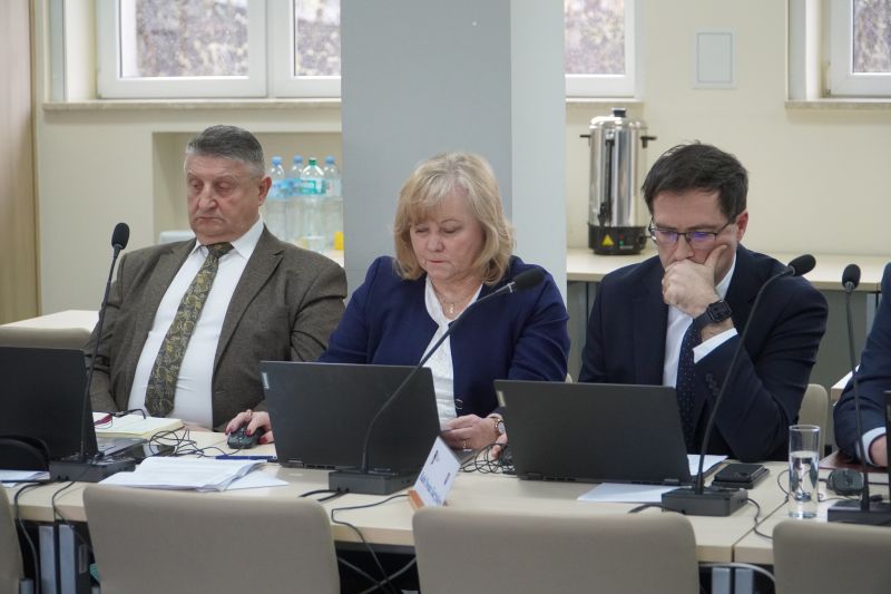 XXV sesja Rady Powiatu Skarżyskiego – decyzje budżetowe i wsparcie dla osób z niepełnosprawnościami