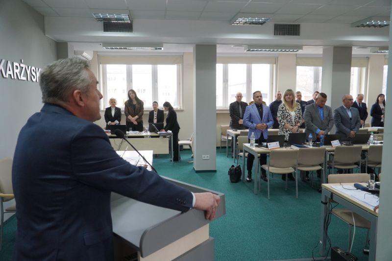 XXV sesja Rady Powiatu Skarżyskiego – decyzje budżetowe i wsparcie dla osób z niepełnosprawnościami