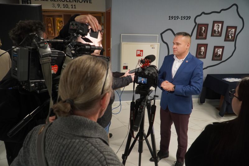 podpisanie umowy na dofinansowanie powiatowych inwestycji drogowych