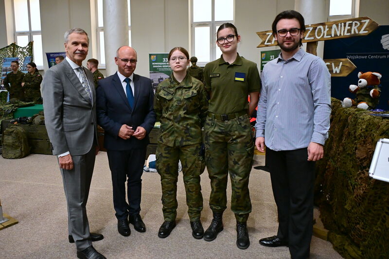 Wojskowe Targi Służby i Pracy w Skarżysku-Kamiennej