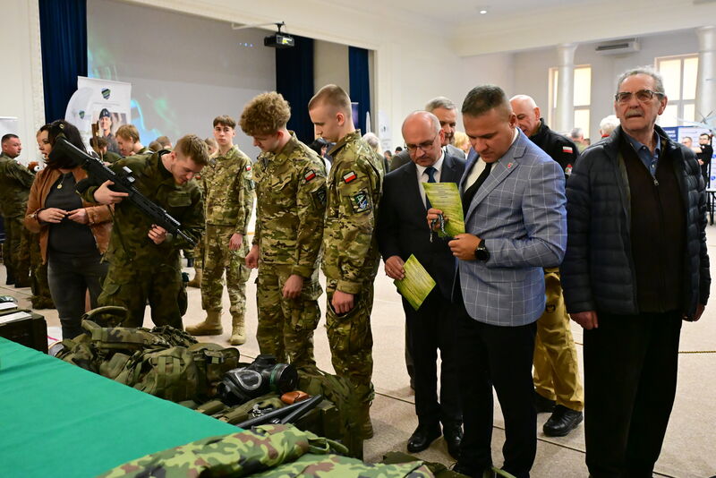 Wojskowe Targi Służby i Pracy w Skarżysku-Kamiennej