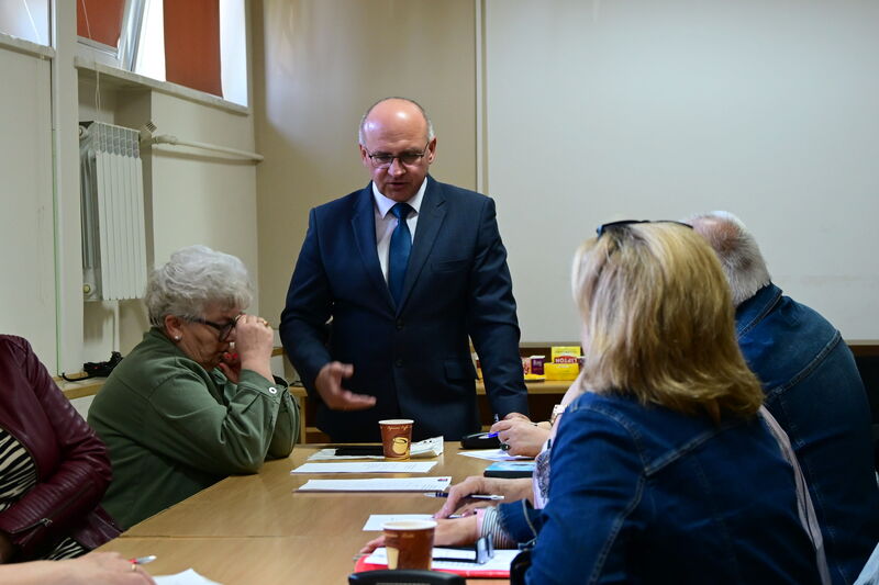 Aktywni Seniorzy: Spotkanie w Starostwie Powiatowym