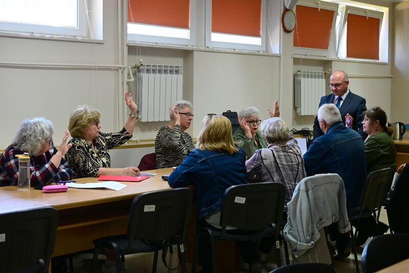 Aktywni Seniorzy: Spotkanie w Starostwie Powiatowym