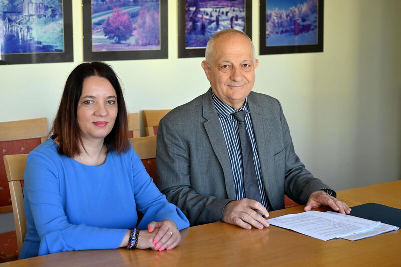 podpisanie umowy z Lasami na rozbudowę drogi Majków-Michałów