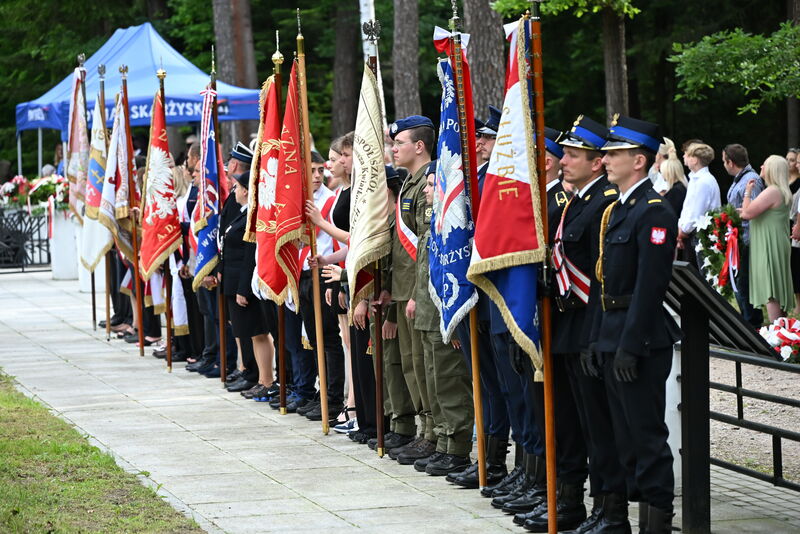 MIL_8127-001.jpg