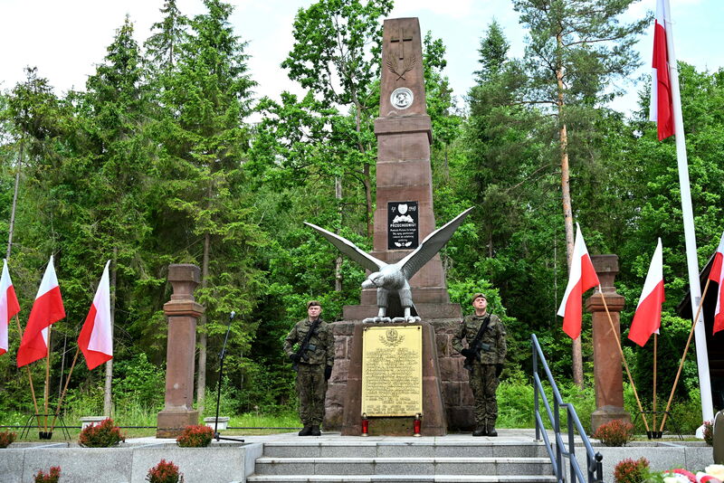 MIL_8178-001.jpg