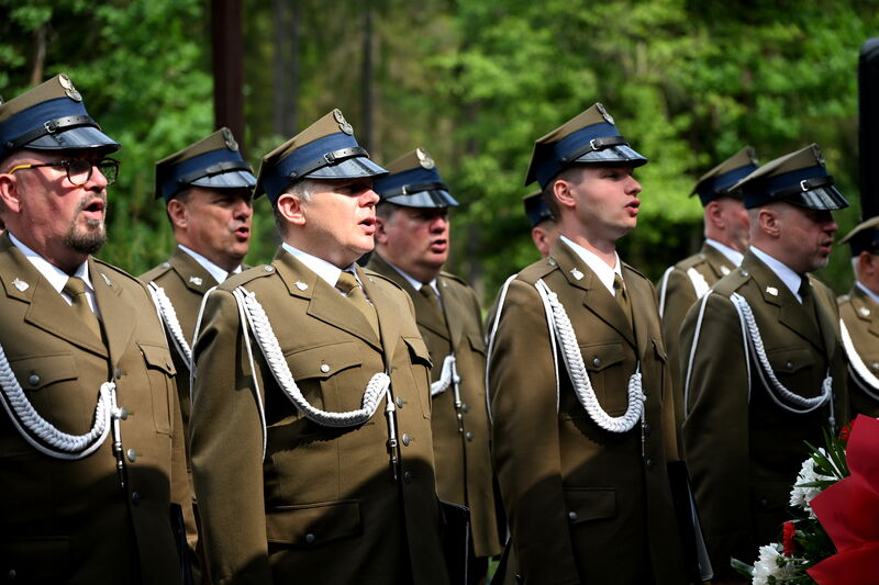 MIL_8222-001.jpg