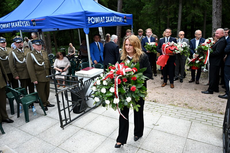 MIL_8243-001.jpg
