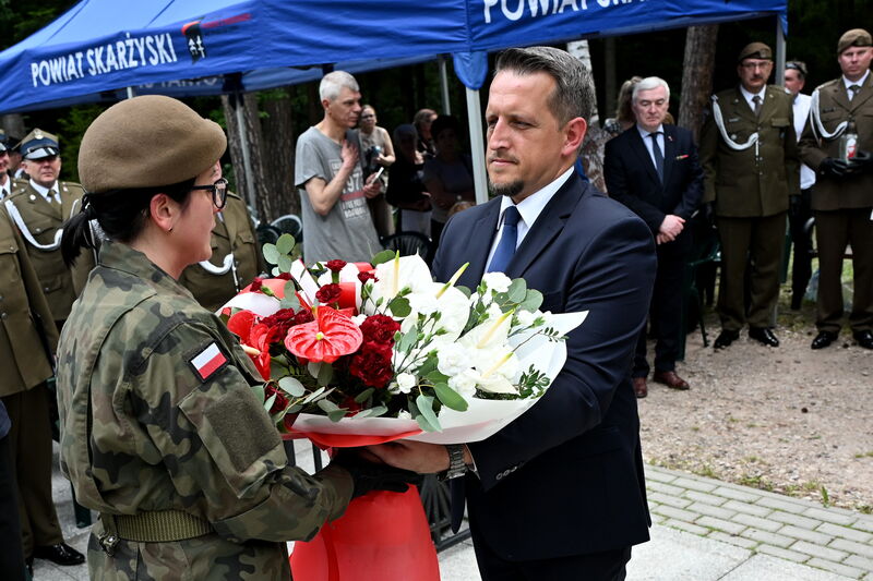MIL_8253-001.jpg