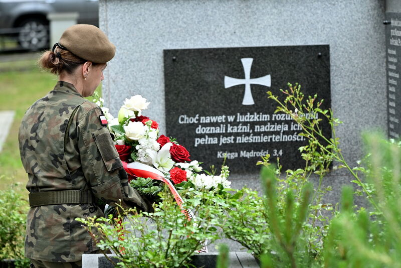 MIL_8279-001.jpg