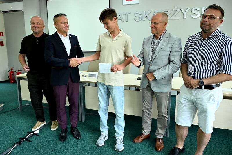 stypendia dla mlodych sportowcow
