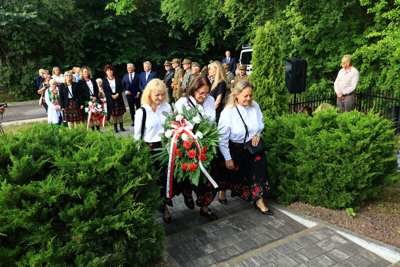 uroczystości upamiętniające 83. Rocznicę rozstrzelania 16 mieszkańców Klonowa