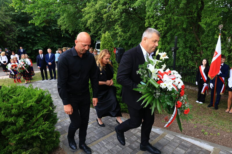uroczystości upamiętniające 83. Rocznicę rozstrzelania 16 mieszkańców Klonowa
