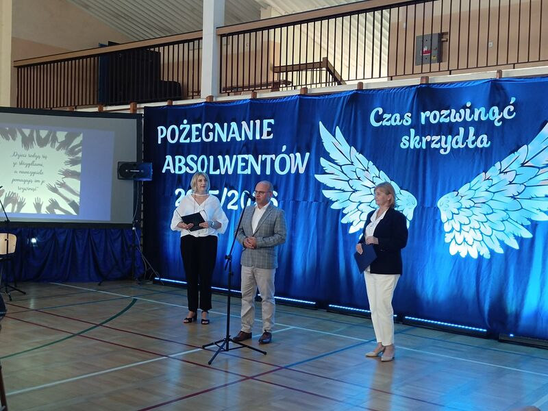 zakończenie roku szkolnego w Ostojowie