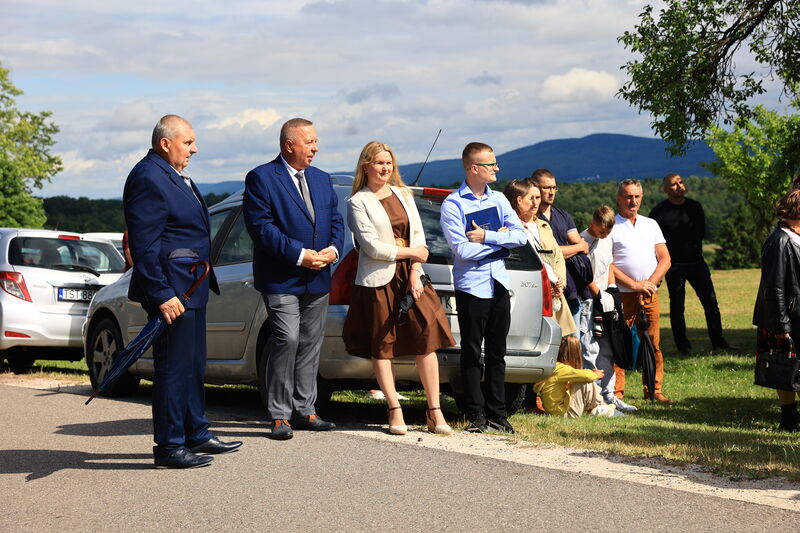 uroczystości upamiętniające 83. Rocznicę rozstrzelania 16 mieszkańców Klonowa