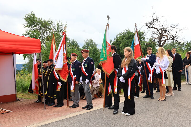 uroczystości upamiętniające 83. Rocznicę rozstrzelania 16 mieszkańców Klonowa