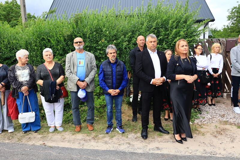 uroczystości upamiętniające 83. Rocznicę rozstrzelania 16 mieszkańców Klonowa