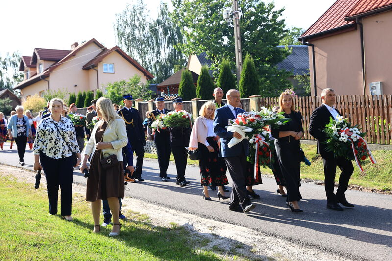 uroczystości upamiętniające 83. Rocznicę rozstrzelania 16 mieszkańców Klonowa