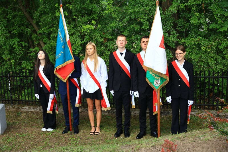 uroczystości upamiętniające 83. Rocznicę rozstrzelania 16 mieszkańców Klonowa