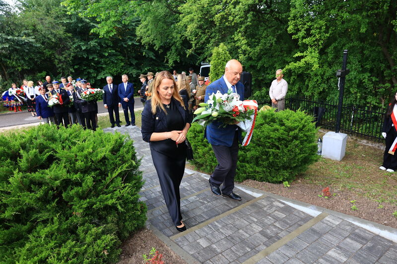 uroczystości upamiętniające 83. Rocznicę rozstrzelania 16 mieszkańców Klonowa