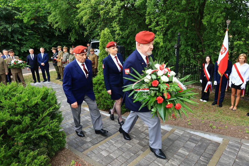 uroczystości upamiętniające 83. Rocznicę rozstrzelania 16 mieszkańców Klonowa