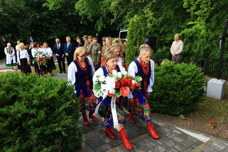 uroczystości upamiętniające 83. Rocznicę rozstrzelania 16 mieszkańców Klonowa
