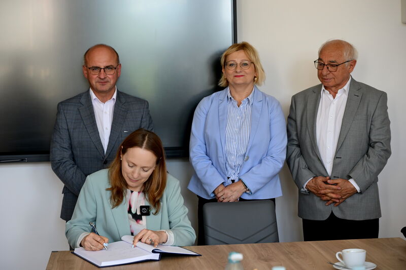Minister Katarzyna Pełczyńska-Nałęcz z wizytą w Branżowym Centrum Umiejętności w Skarżysku-Kamiennej