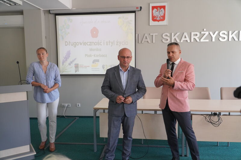Seniorzy ze Skarżyska-Kamiennej zakończyli cykl warsztatów o długowieczności
