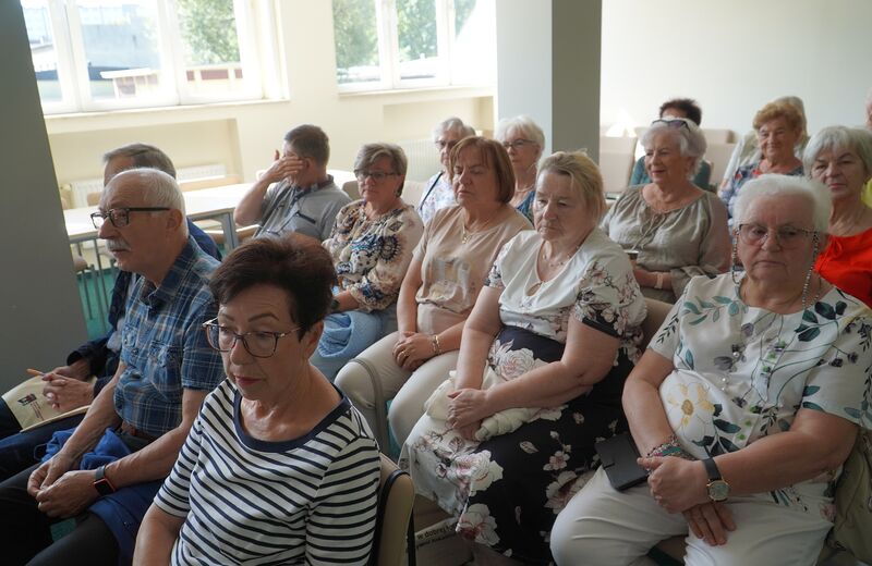 Seniorzy ze Skarżyska-Kamiennej zakończyli cykl warsztatów o długowieczności