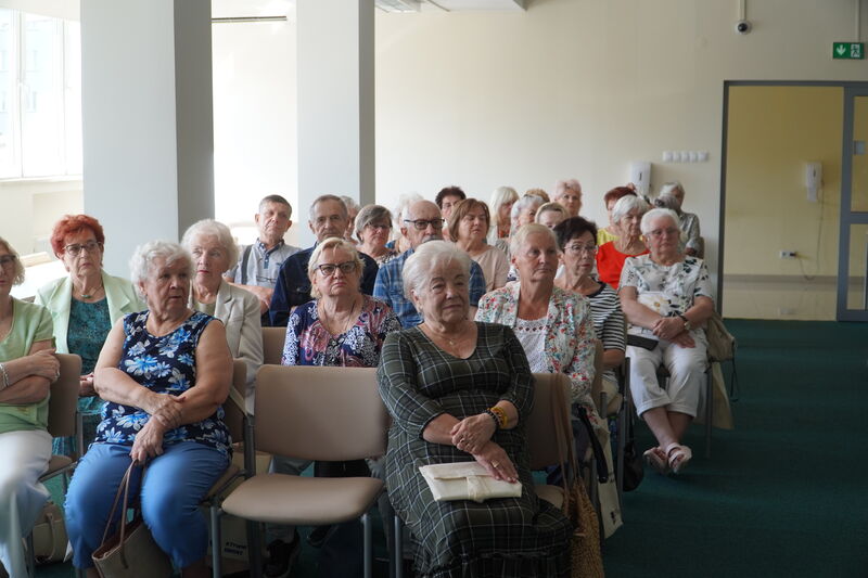 Seniorzy ze Skarżyska-Kamiennej zakończyli cykl warsztatów o długowieczności