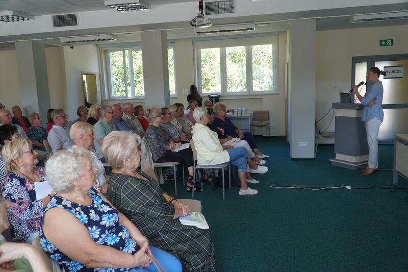 Seniorzy ze Skarżyska-Kamiennej zakończyli cykl warsztatów o długowieczności