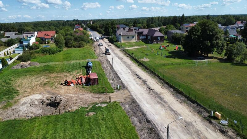 Rozpoczęły się prace przy rozbudowie drogi w Lipowym Polu Skarbowym i przebudowę mostu. Wizyta samorządowców na inwestycji