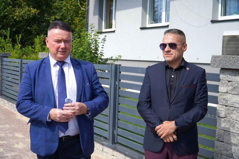odnowiony chodnik w Grzybowej Górze - wlłdze obu samorządów