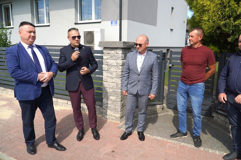 odnowiony chodnik w Grzybowej Górze - wlłdze obu samorządów