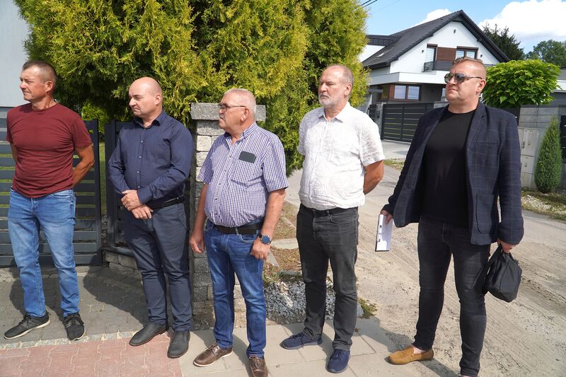odnowiony chodnik w Grzybowej Górze - odbiór zadania
