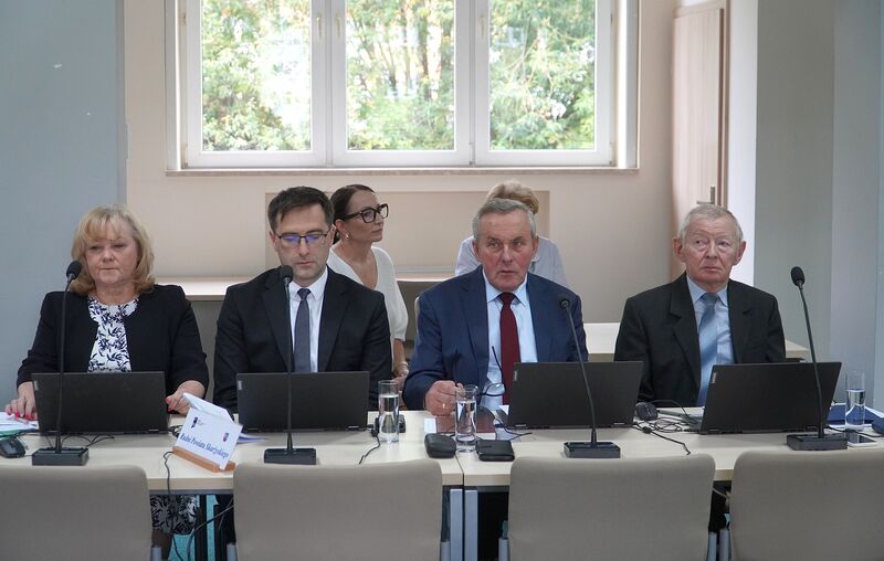 radni powiatu podczas obrad XXIX sesji Rady Powiatu Skarżyskiego
