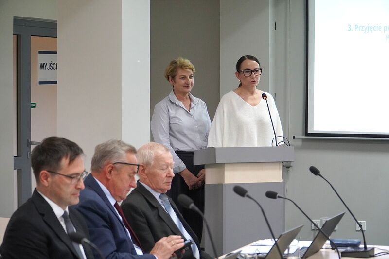 dyrekcja II LO zaprasza radnych na jubileusz szkoły