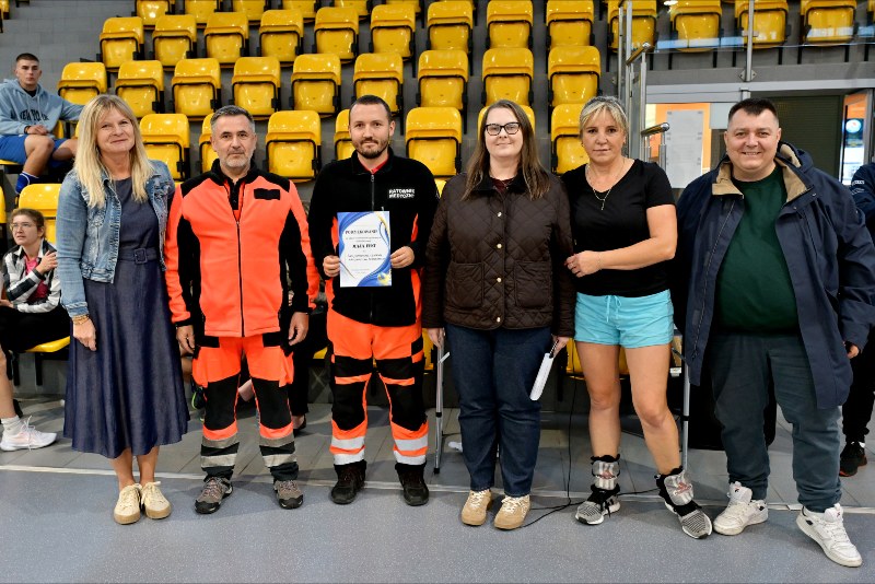 Katarzyna Bilska, Rodzice Mai wraz z ratownikami medycznymi oraz inicjatorką wydarzenia