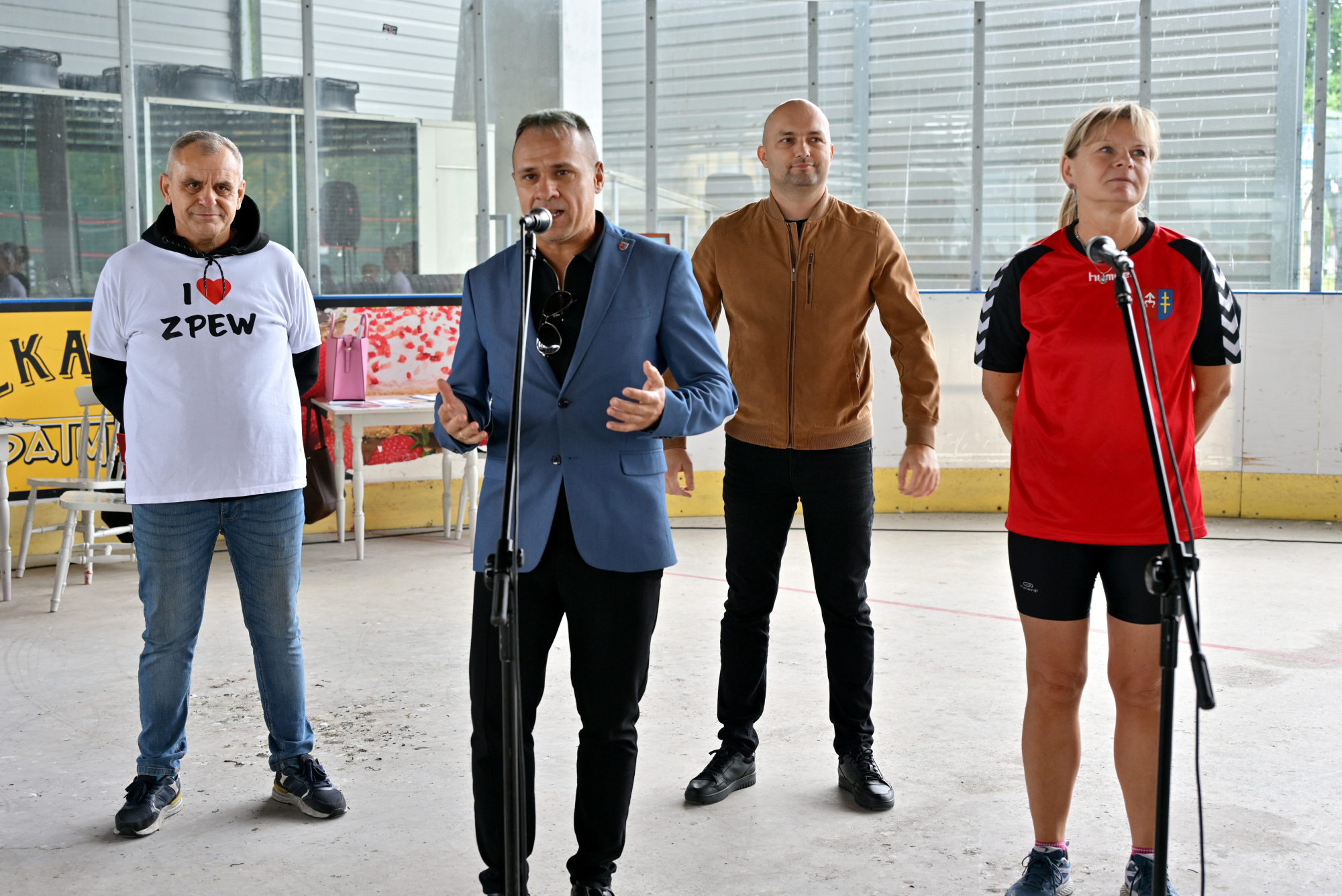 Andrzej Plucner, Starosta Artur Berus przy mikrofonie, Paweł Garbuzik, Katarzyna Bilska