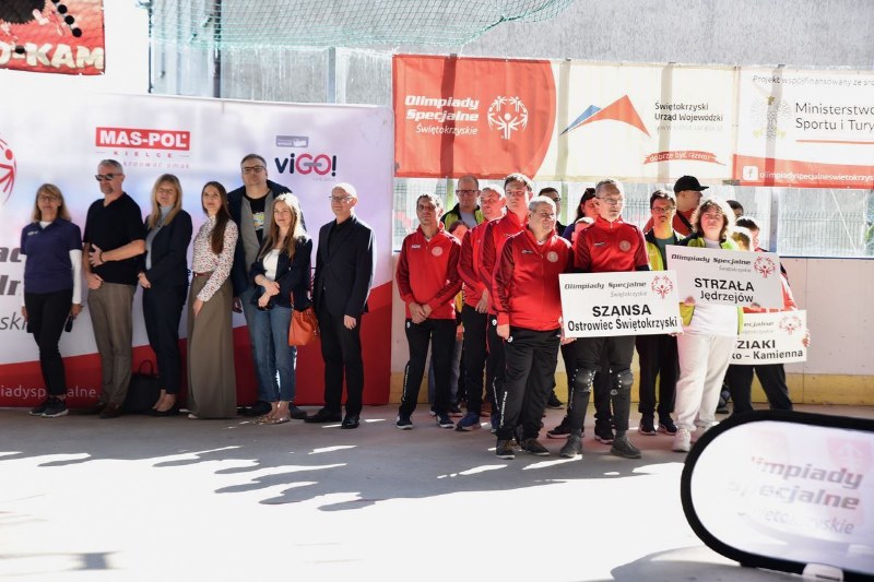grupa Szansa z Ostrowca Świętokrzyskiego, Strzała z Jędrzejowa wraz z gośćmi