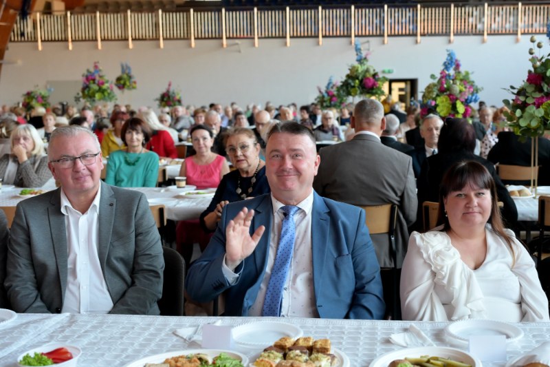 Mariusz Walachnia i Jacek Bryzik z żoną