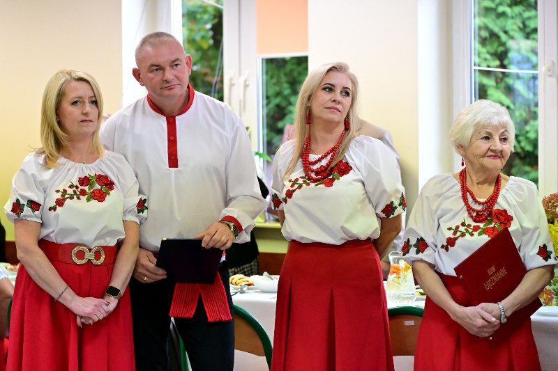 członkowie KGW Łącznianie - 3 kobiety i mężczyzna