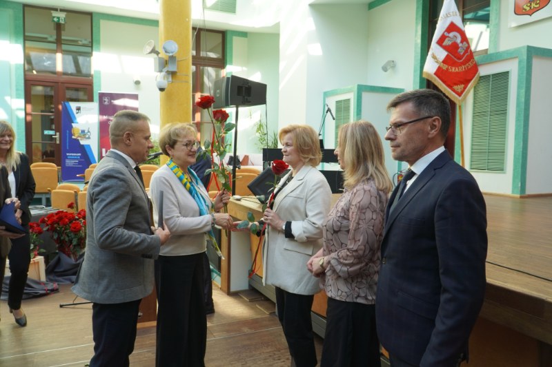 Dzień Edukacji Narodowej w Skarżysku - nagrody Starosty