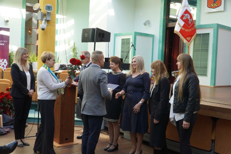 Dzień Edukacji Narodowej w Skarżysku - nagrody Starosty