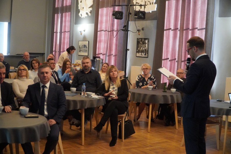 konsultacje społeczne strategii rozwoju województwa świętokrzyskiego