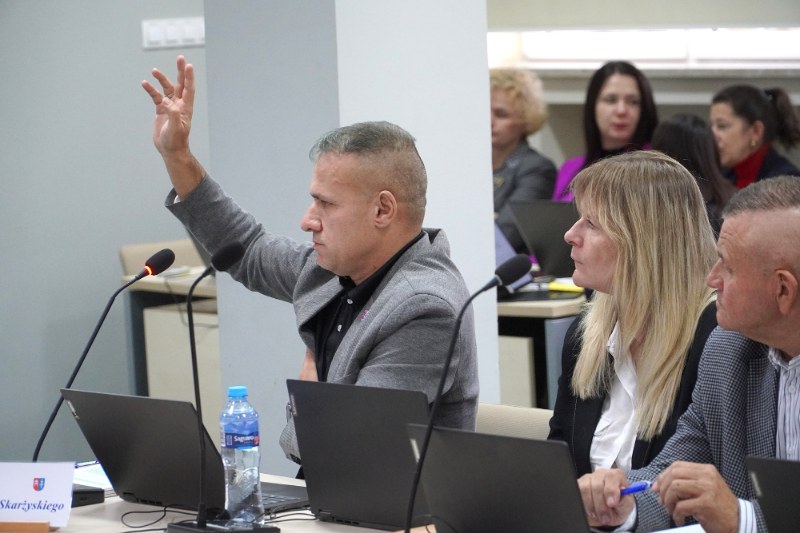 XXX sesja rady powiatu skarżyskiego - starosta Artur Berus